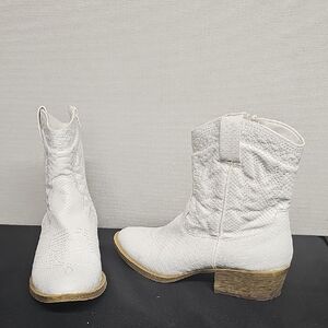 COCONUTS BY MATISSE WESTERN BOOTS BFPM-11-092